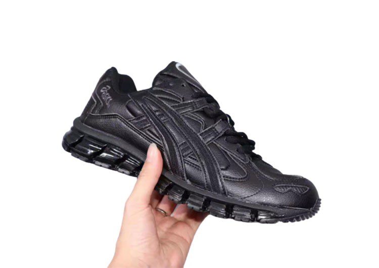 נעלי אסיקס-ASICS - All Black – תמונה 3
