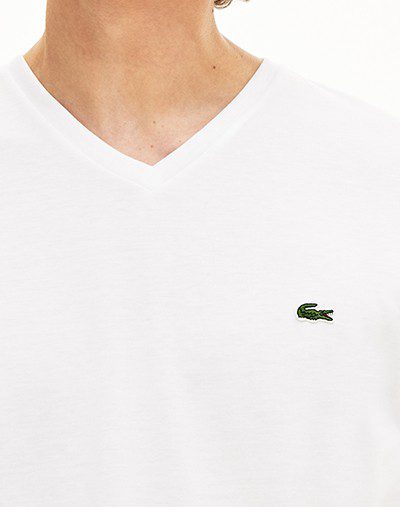 לקוסט-LACSOTE TSHIRT MEN V NECK SHORT - White – תמונה 4