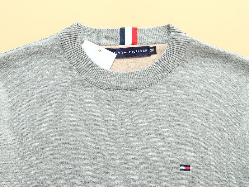 טומי הילפיגר-TOMMY TSHIRT MEN'S LONG CREW NECK- Santas Grey – תמונה 11