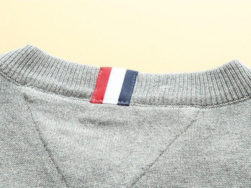 טומי הילפיגר-TOMMY TSHIRT MEN'S LONG CREW NECK- Santas Grey – תמונה 4