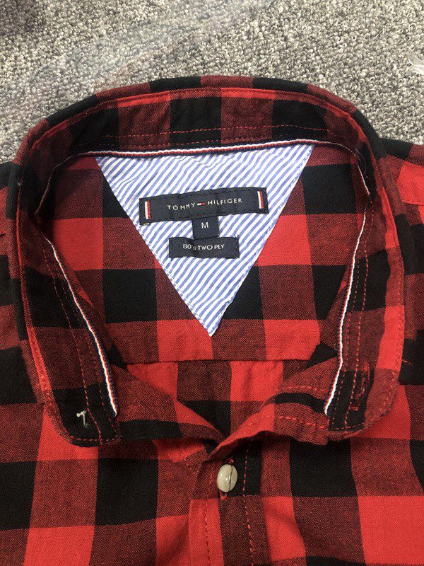 טומי הילפיגר-TOMMY BUTTON MEN'S- RED & BLACK – תמונה 14