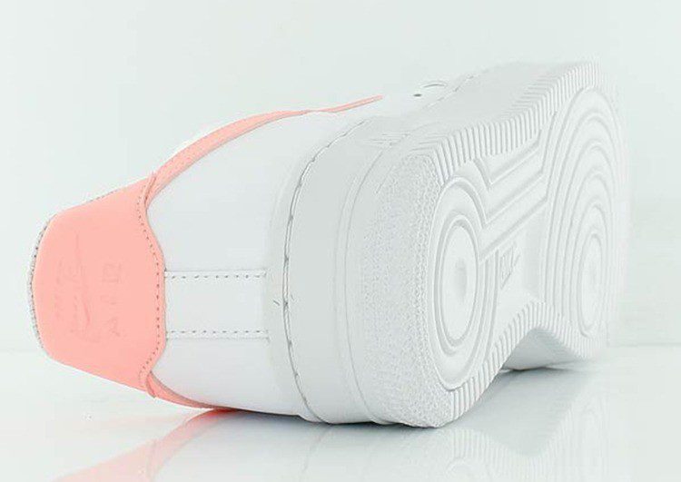 נעלי נייק-NIKE AIR FORCE 1 WHITE PINK – תמונה 5