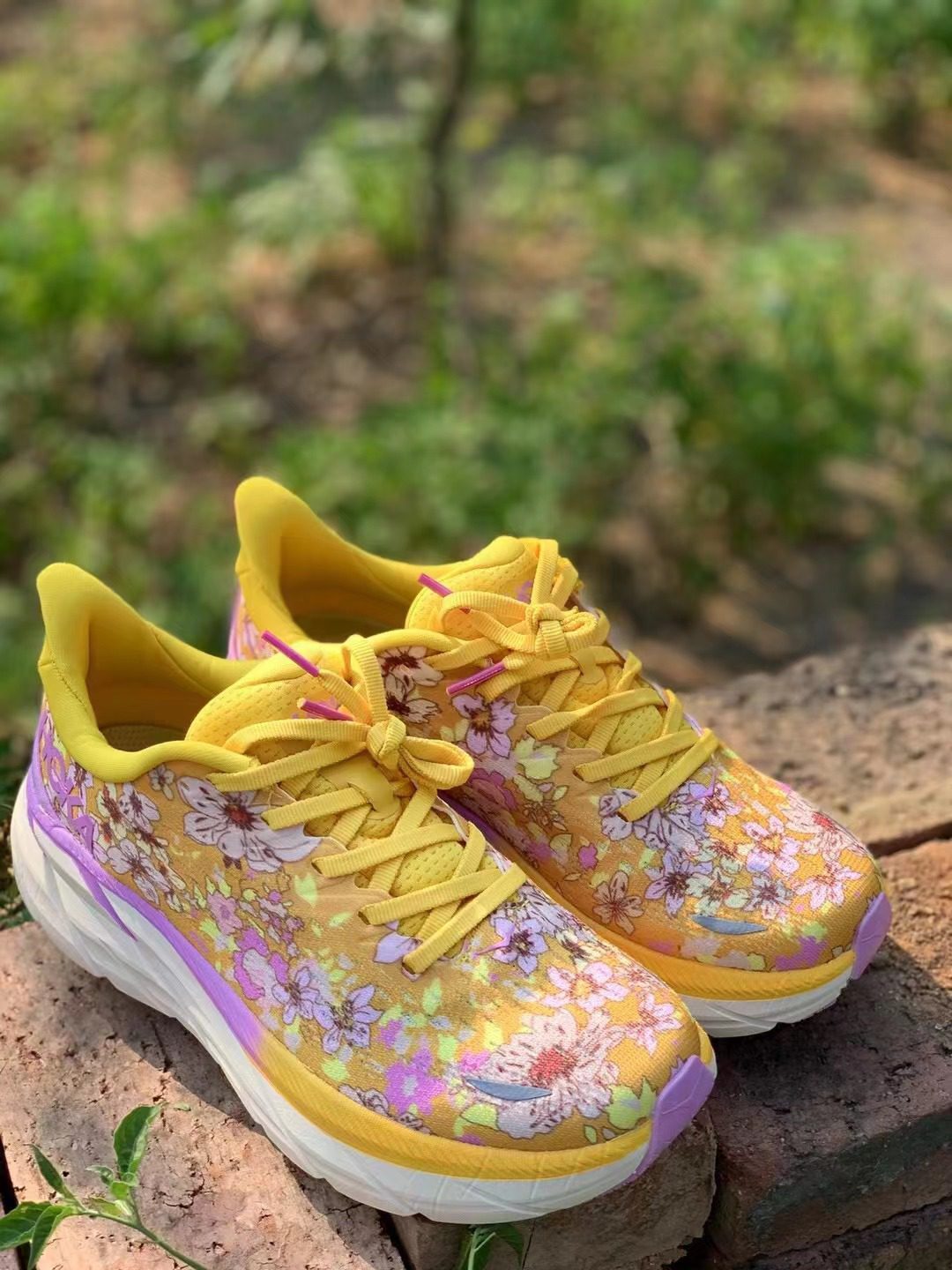 נעלי הוקה-HOKA ONE ONE Clifton 8 Yellow – תמונה 7