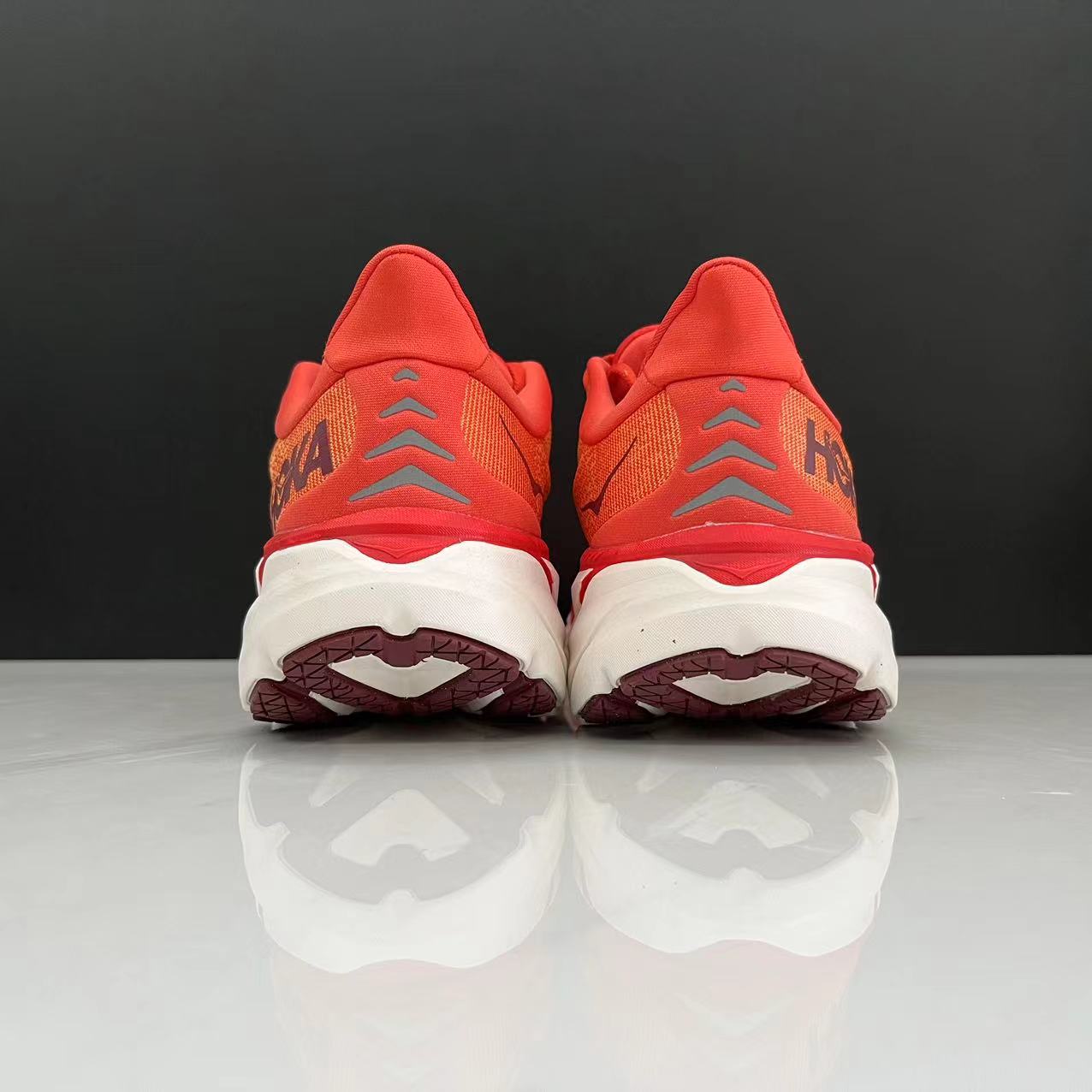 נעלי הוקה-HOKA ONE ONE Clifton 8 ange – תמונה 4