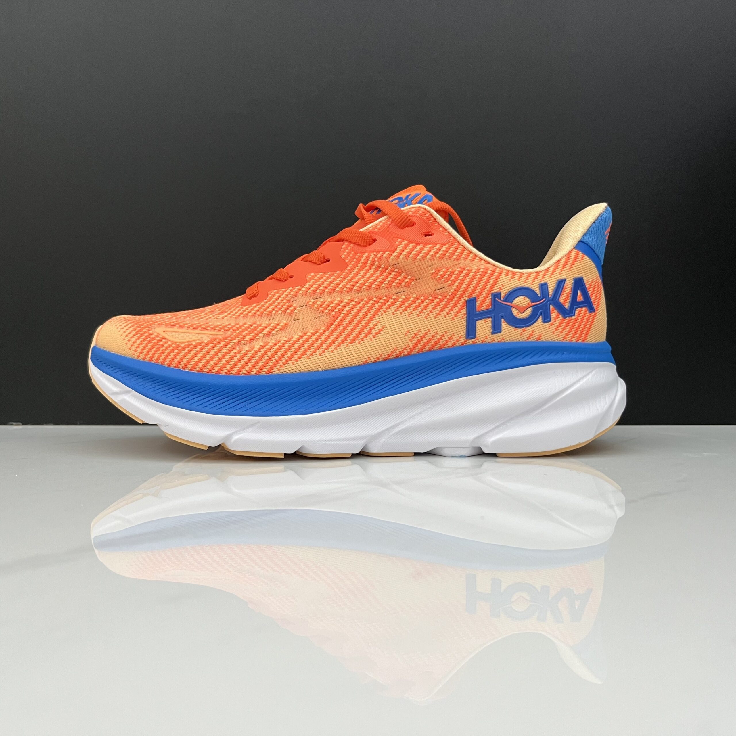 נעלי הוקה-HOKA ONE ONE Clifton 9 White ange – תמונה 10