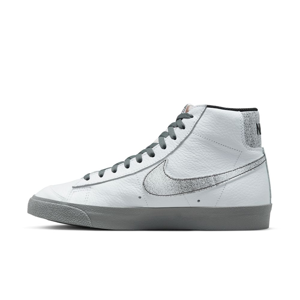 נייק בלייזר גבוהות- NIKE BLAZER MID '77 WHITE GREY – תמונה 5