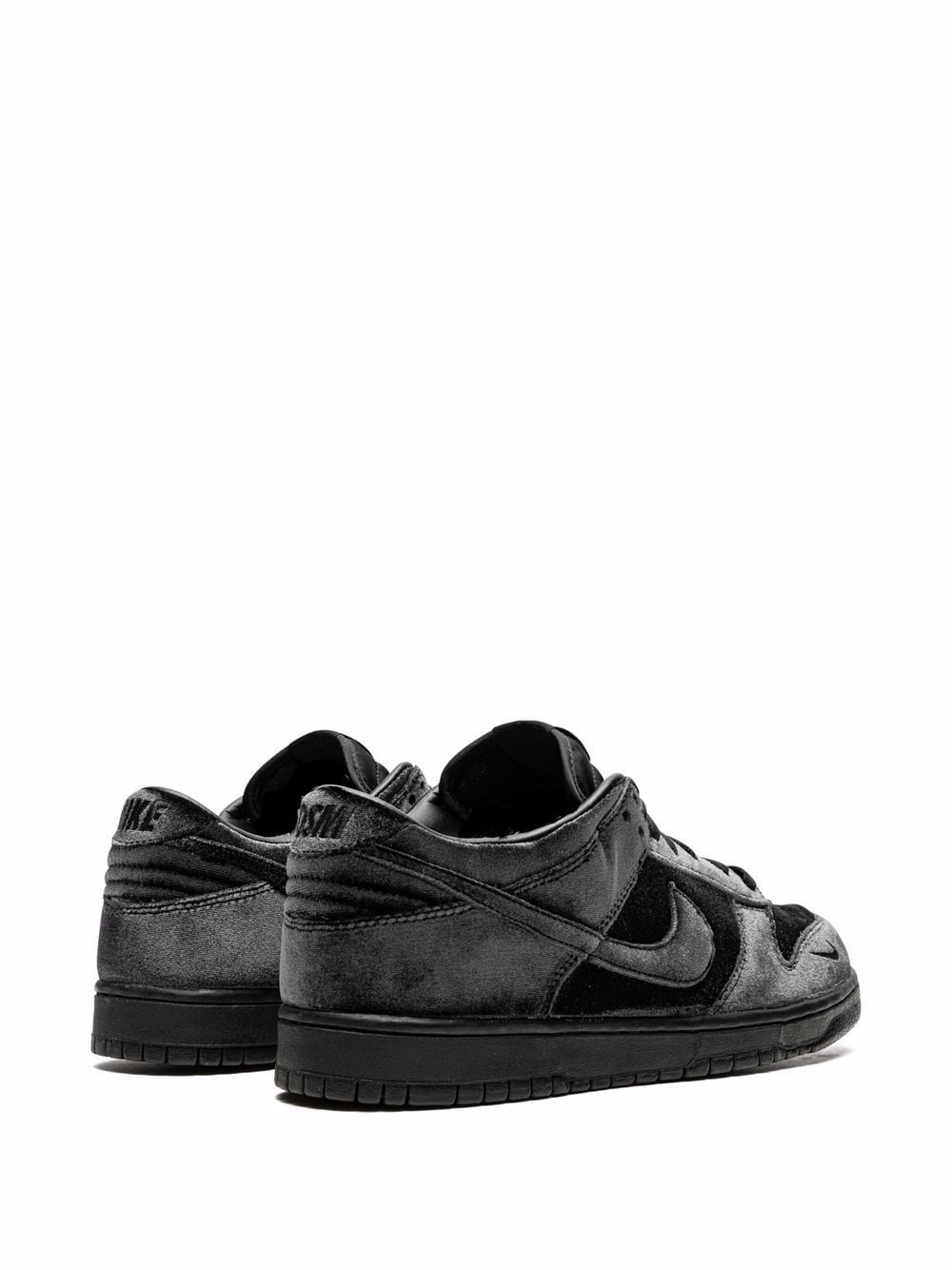 NIKE x Dover Street Market Dunk Low "Triple Black Velvet" sneakers – תמונה 3
