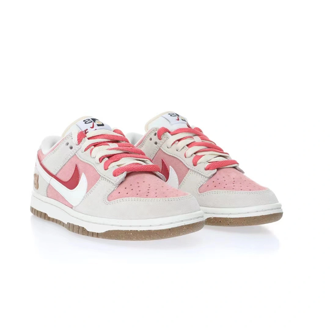 NIKE Dunk Low SE “85” CNY Bunny Biscuit – תמונה 2