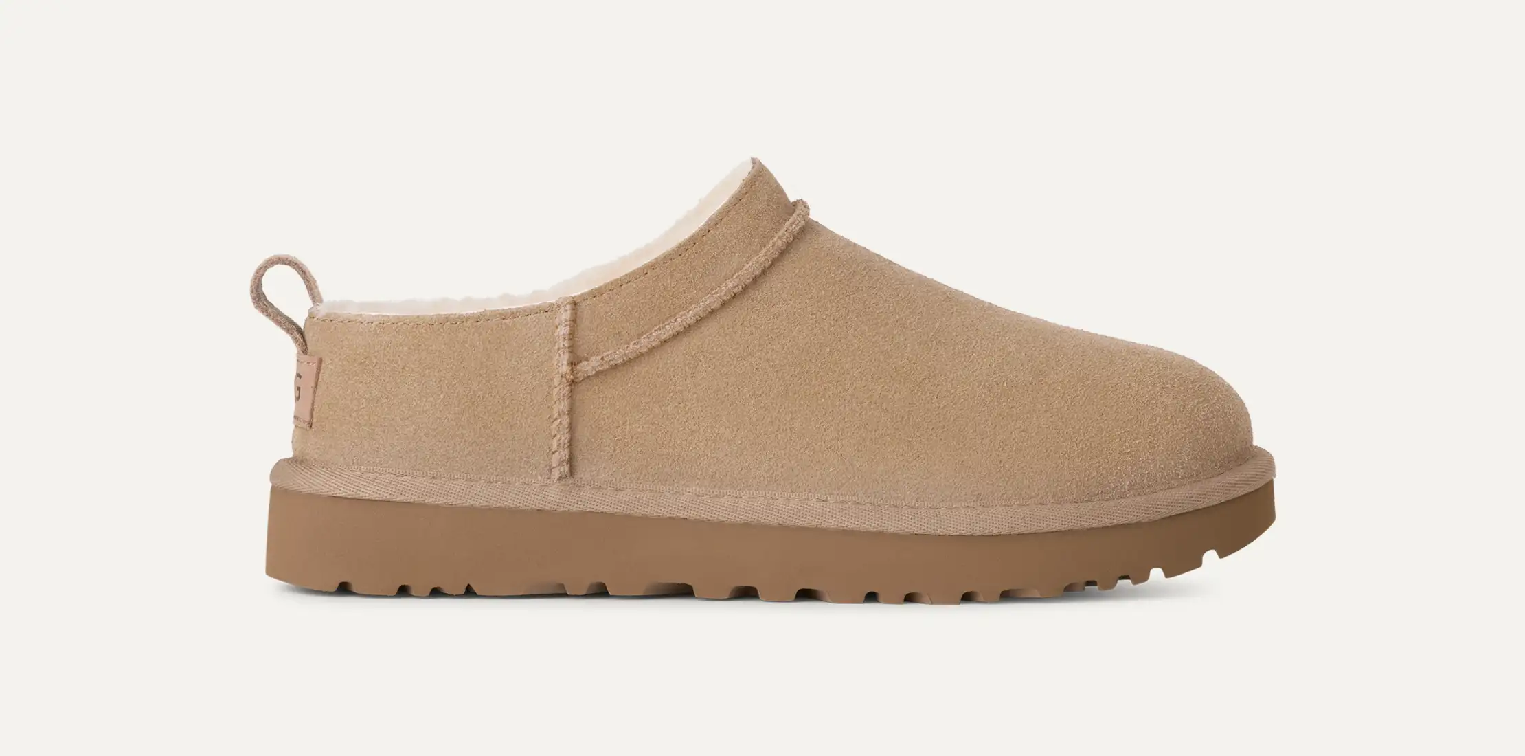 מגפי האג UGG Classic Micro Suede לנשים – קלאסיים ונוחים – תמונה 3